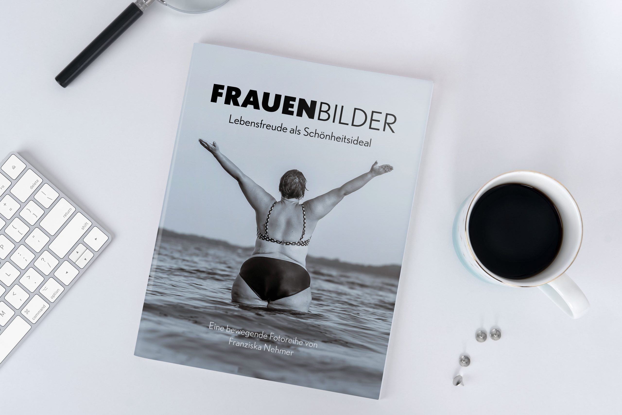 Frauenbilder-Mockup-Titel